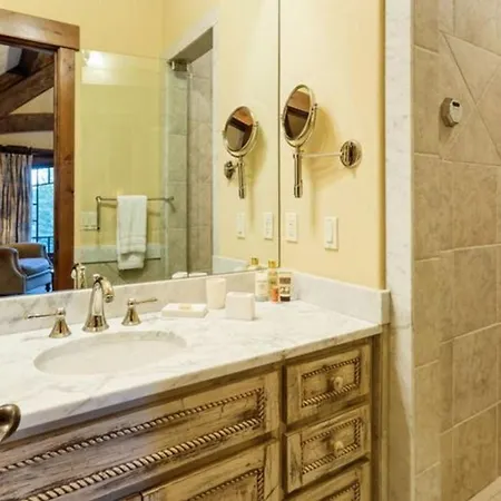 Luxury Chalet Notev & Saunaa St. Moritz